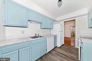13303 Country Ridge Dr, Germantown, MD 20874 - Photo 7