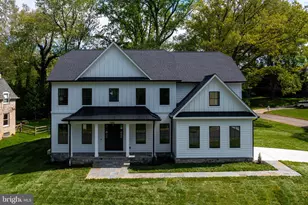7604 Charleston Dr, Bethesda, MD 20817 - Photo 1