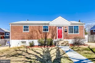 4617 Creek Shore Dr, Rockville, MD 20852 - Photo 1