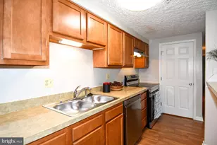 301 Palmspring Dr, Gaithersburg, MD 20878 - Photo 17