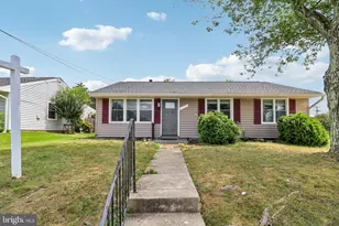 7100 Southlawn Dr, Oxon Hill, MD 20745 - Photo 1