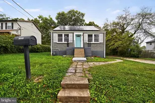 6103 Lee Pl, Fairmount Heights, MD 20743 - Photo 1