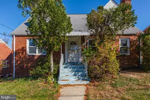 710 Somerset Pl, Hyattsville, MD 20783 - Photo 1