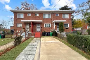 610 Hampton Dr, Oxon Hill, MD 20745 - Photo 1
