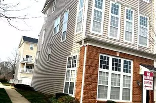 923 Pine Forest Ln, Upper Marlboro, MD 20774 - Photo 1