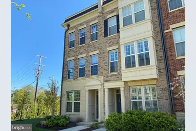 818 Admirals Way, Oxon Hill, MD 20745 - Photo 1