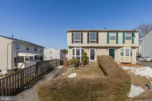 970 Central Hills Ln, Hyattsville, MD 20785 - Photo 1