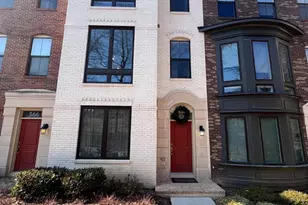 542 Harborview Dr, Oxon Hill, MD 20745 - Photo 1