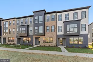 123 Smt Pt Blvd, Bowie, MD 20716 - Photo 1
