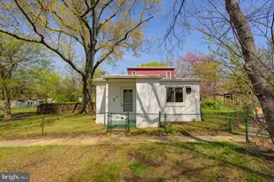 39 Ridge Rd, Greenbelt, MD 20770 - Photo 1