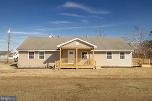 18 Wynfall Ave, Crisfield, MD 21817 - Photo 1