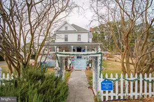 34 Maryland Ave, Crisfield, MD 21817 - Photo 1