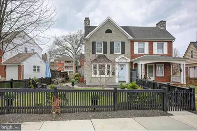 207 E Irvin Avenue, Hagerstown, MD 21740 - Photo 1