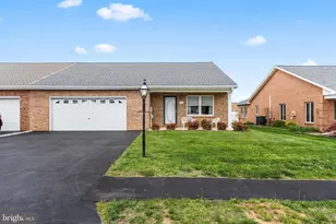 122 Southern Oak Dr, Hagerstown, MD 21740 - Photo 1