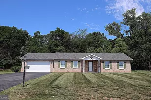 7 Plantation Dr, Hagerstown, MD 21740 - Photo 1