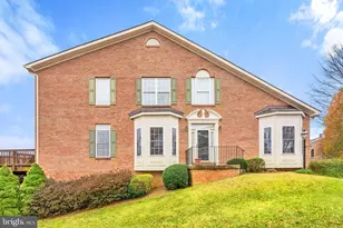 224 N View Cir, Warrenton, VA 20186 - Photo 1
