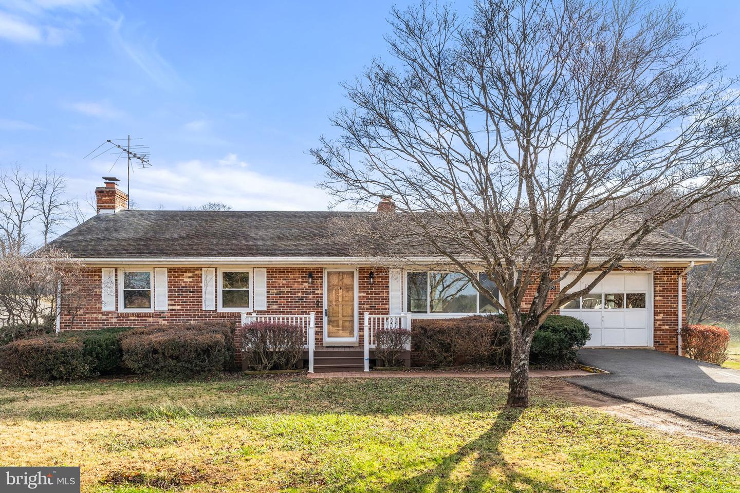 5551 O'Bannon Rd, The Plains, VA 20198 - MLS VAFQ2019978 - Coldwell Banker
