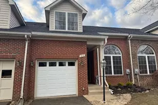213 N View Cir, Warrenton, VA 20186 - Photo 1