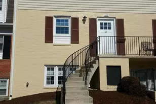 165 Leeds Ct W, Warrenton, VA 20186 - Photo 1