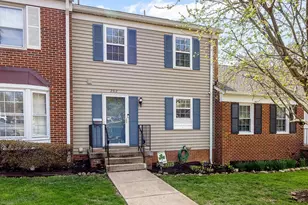202 Leeds Ct E, Warrenton, VA 20186 - Photo 1