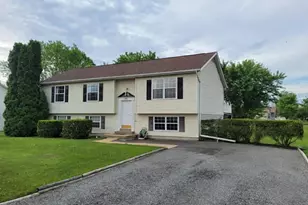 6918 Maplewood Dr, Bealeton, VA 22712 - Photo 1