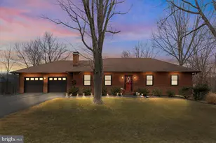 104 Greenwood Ct, Cross Junction, VA 22625 - Photo 1