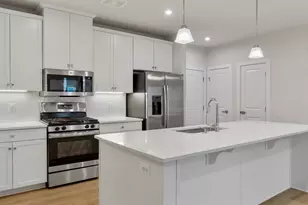 140 McCormick Cir, Winchester, VA 22602 - Photo 1