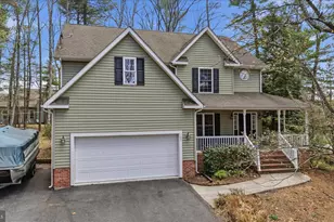 107 Lake Shore Dr, Cross Junction, VA 22625 - Photo 1