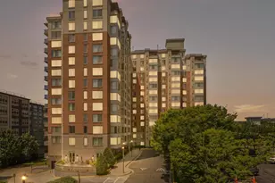 2726 Gallows Rd, Vienna, VA 22180 - Photo 1