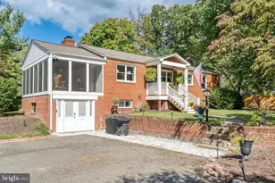 5527 Wharton Ln, Centreville, VA 20120 - Photo 1