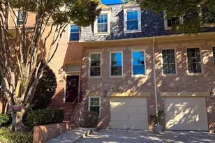 1423 McLean Mews Ct, McLean, VA 22101 - Photo 1