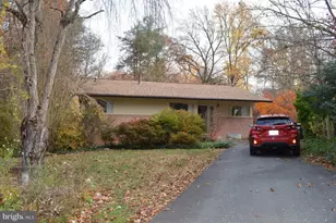 7853 Glenister Dr, Springfield, VA 22152 - Photo 1