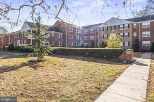 6715 W Wakefield Dr, Alexandria, VA 22307 - Photo 1