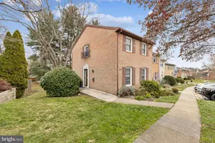 215 Commons Dr NW, Vienna, VA 22180 - Photo 1