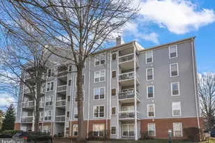 3175 Summit Square Dr, Oakton, VA 22124 - Photo 1