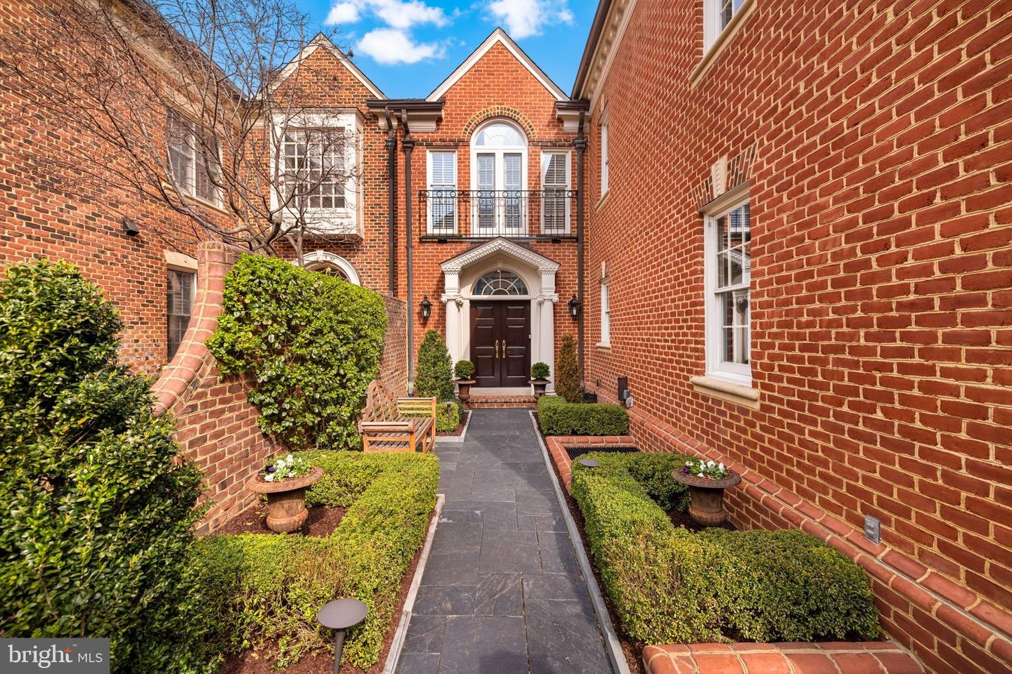 1215 Stuart Robeson Dr, McLean, VA 22101 - MLS VAFX2285646 - Coldwell ...