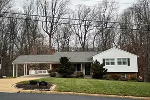 6830 Pacific Ln, Annandale, VA 22003 - Photo 1