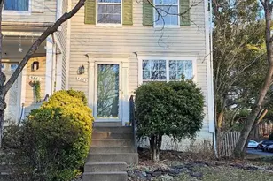 5663 White Dove Ln, Clifton, VA 20124 - Photo 1