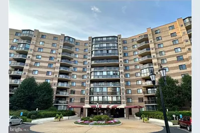 8380 Greensboro Drive #925, McLean, VA 22102 - Photo 1