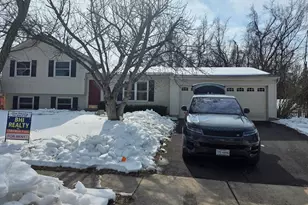 13983 Cabells Mill Dr, Centreville, VA 20120 - Photo 1