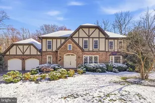 8661 Chase Glen Cir, Fairfax Station, VA 22039 - Photo 1