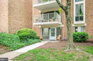 2525 Huntington Ave, Alexandria, VA 22303 - Photo 1
