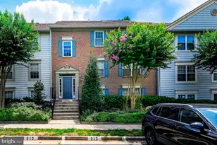12101 Greenwood Ct, Fairfax, VA 22033 - Photo 1