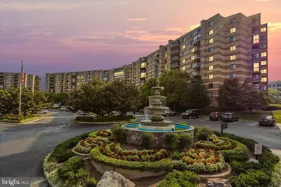 8360 Greensboro Drive #908, McLean, VA 22102 - Photo 1