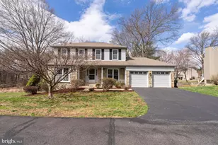 9359 Robnel Pl, Vienna, VA 22182 - Photo 1