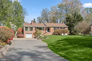 2807 Maple Ln, Fairfax, VA 22031 - Photo 1