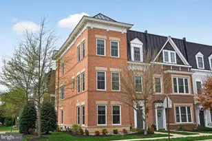 151 Center S, Vienna, VA 22180 - Photo 1