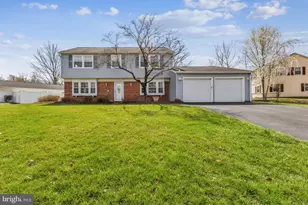13140 Madonna Ln, Fairfax, VA 22033 - Photo 1