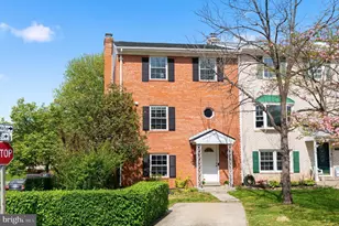 13703 Penwith Ct, Chantilly, VA 20151 - Photo 1