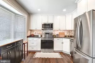 10326 Mockingbird Pond Ct, Burke, VA 22015 - Photo 1